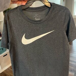 Nike Men's Gray T-Shirt